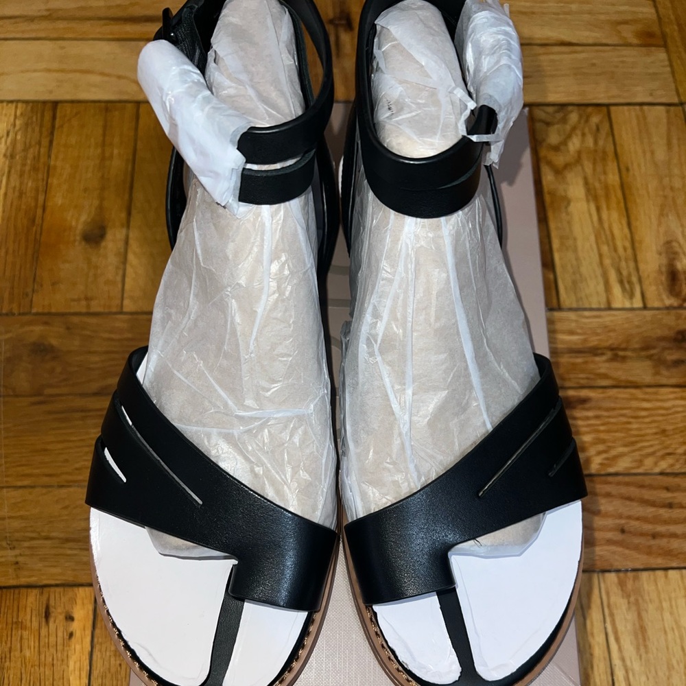 Brand new Sarto sandals size 8.5 black